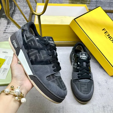 フェンディ カジュアルシューズ