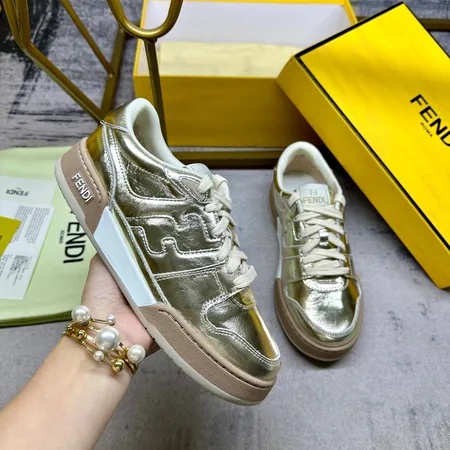 フェンディ カジュアルシューズ