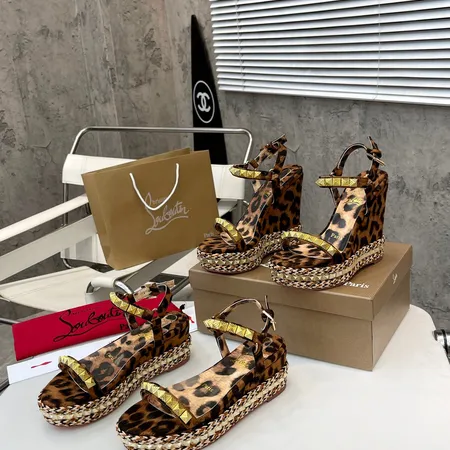 クリスチャン・ルブタン サンダル