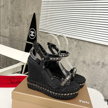 クリスチャン・ルブタン サンダル