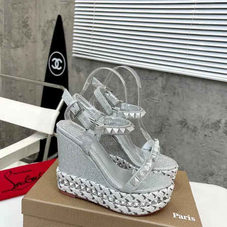 クリスチャン・ルブタン サンダル