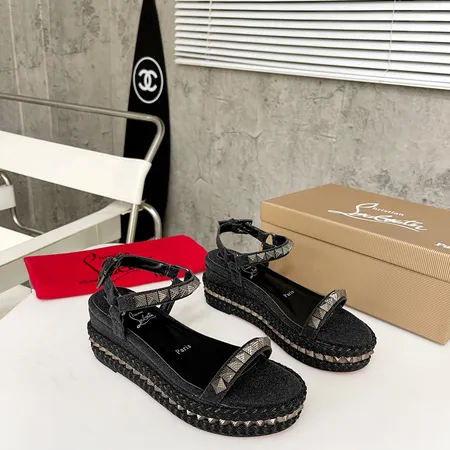 クリスチャン・ルブタン サンダル