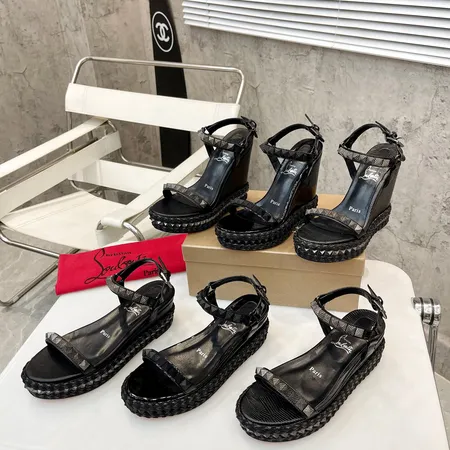 クリスチャン・ルブタン サンダル