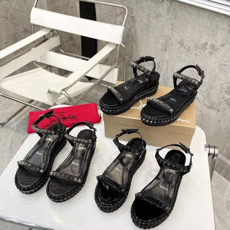 クリスチャン・ルブタン サンダル