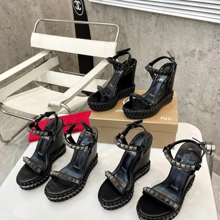 クリスチャン・ルブタン サンダル