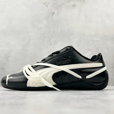 プーマ スニーカー