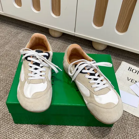 ボッテガ ヴェネタ カジュアルシューズ