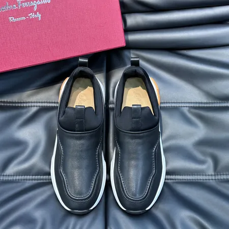 フェラガモ カジュアルシューズ