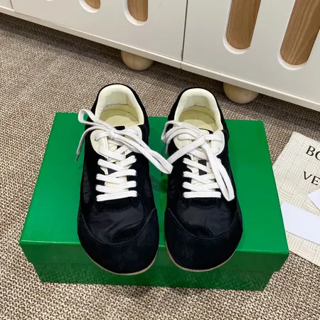 ボッテガ ヴェネタ カジュアルシューズ