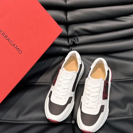 フェラガモ カジュアルシューズ