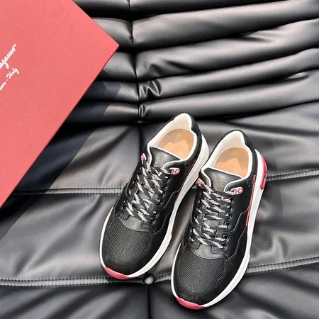 フェラガモ カジュアルシューズ