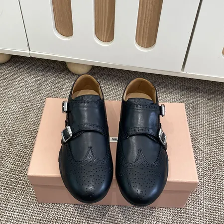 ミュウミュウ カジュアルシューズ