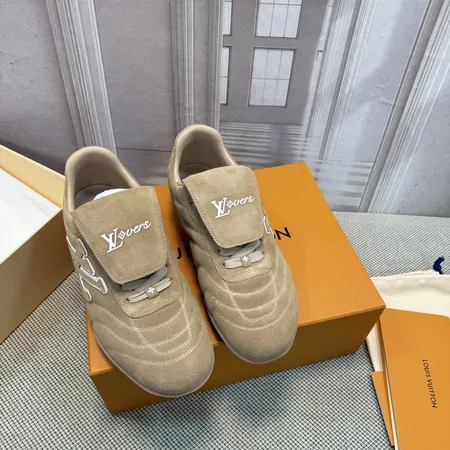 ルイヴィトン スニーカー