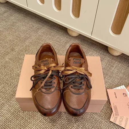 ミュウミュウ カジュアルシューズ