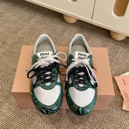 ミュウミュウ カジュアルシューズ