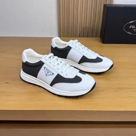 プラダ カジュアルシューズ