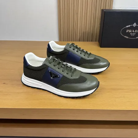 プラダ カジュアルシューズ