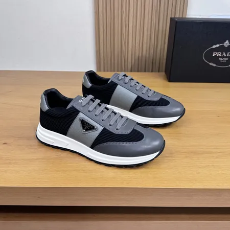 プラダ カジュアルシューズ