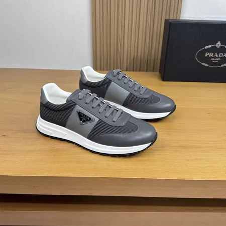 プラダ カジュアルシューズ