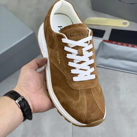 プラダ カジュアルシューズ