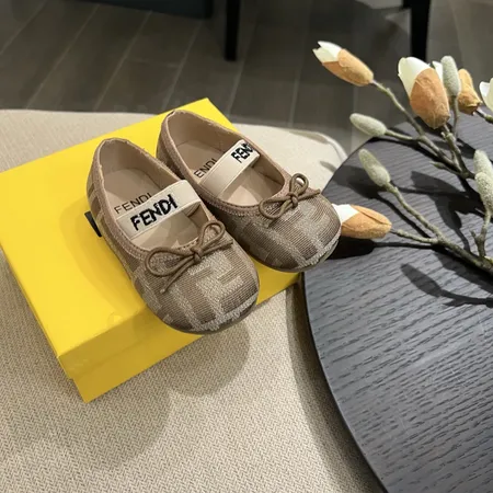 フェンディ ビジネスシューズ