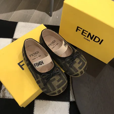 フェンディ ビジネスシューズ