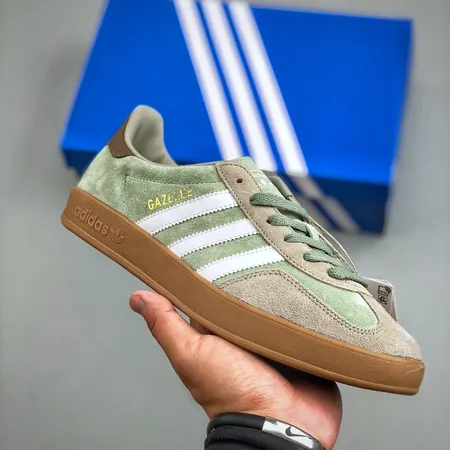 アディダス カジュアルシューズ