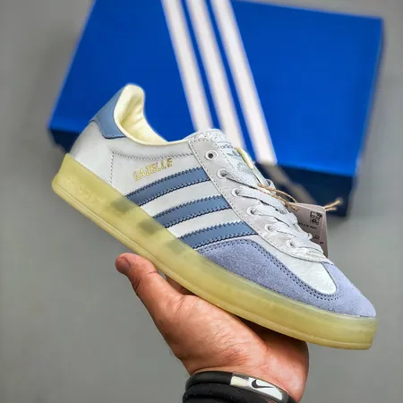 アディダス カジュアルシューズ