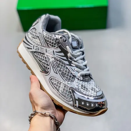 ボッテガ ヴェネタ カジュアルシューズ