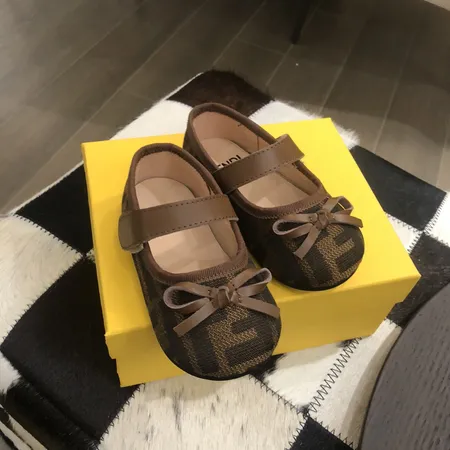 フェンディ ビジネスシューズ