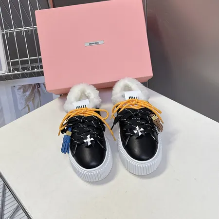 ミュウミュウ カジュアルシューズ