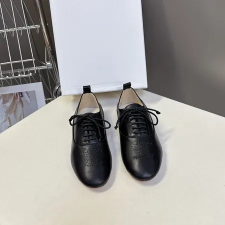 セリーヌ カジュアルシューズ