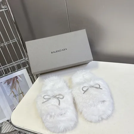 バレンシアガ スリッパ