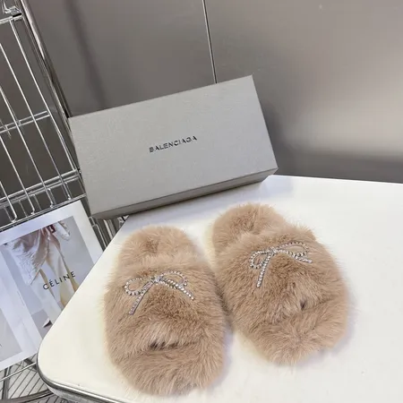バレンシアガ スリッパ