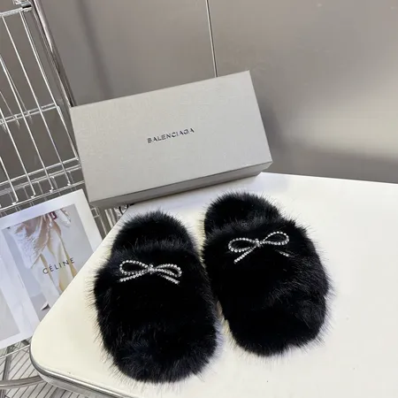バレンシアガ スリッパ