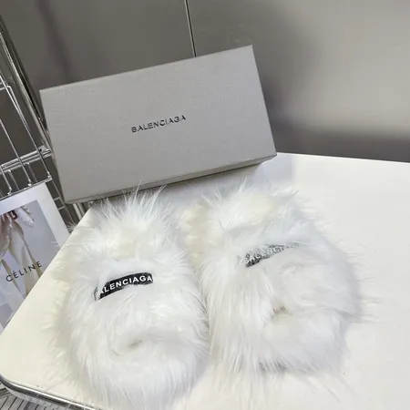 バレンシアガ スリッパ