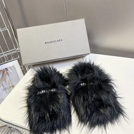 バレンシアガ スリッパ