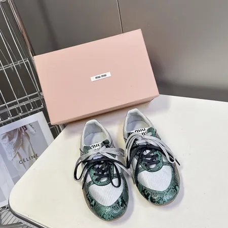 ミュウミュウ カジュアルシューズ