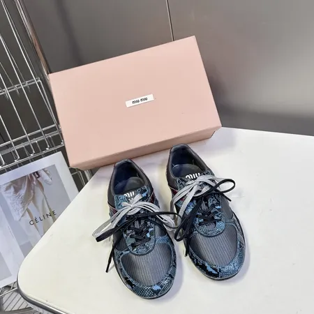 ミュウミュウ カジュアルシューズ