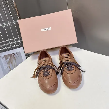 ミュウミュウ カジュアルシューズ