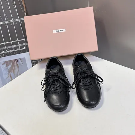 ミュウミュウ カジュアルシューズ