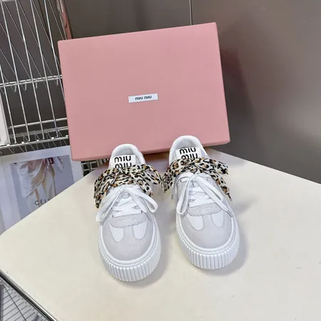 ミュウミュウ カジュアルシューズ