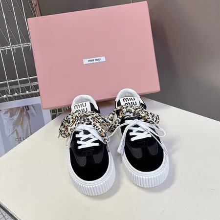 ミュウミュウ カジュアルシューズ