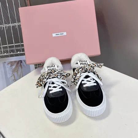 ミュウミュウ カジュアルシューズ