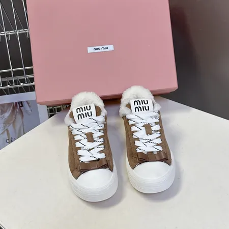 ミュウミュウ カジュアルシューズ