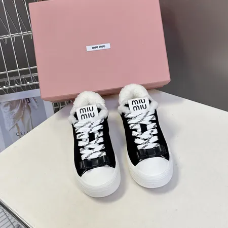 ミュウミュウ カジュアルシューズ