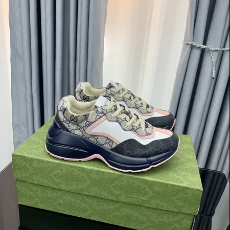 グッチ スニーカー