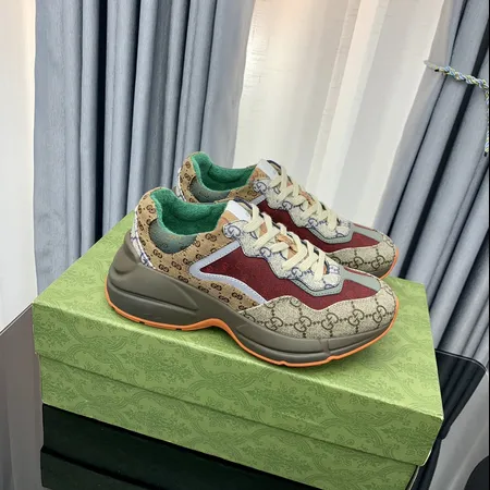 グッチ スニーカー