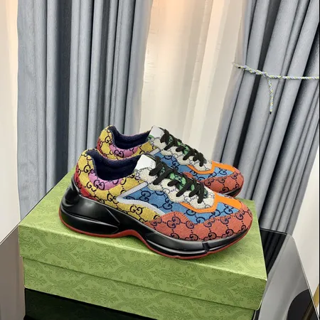 グッチ スニーカー