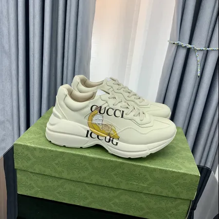 グッチ スニーカー